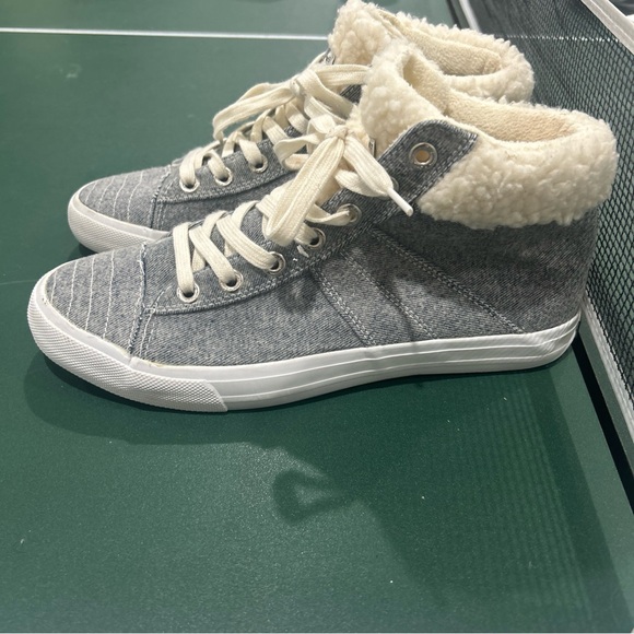 Tommy Bahama - Womans Gray High Top Sherpa/Fleece Lined Shoes Sneakers Size 10 - Picture 4 of 12